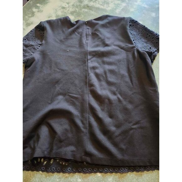 J McLaughlin black embroidered  eyelet top sz Medium - Picture 3 of 3